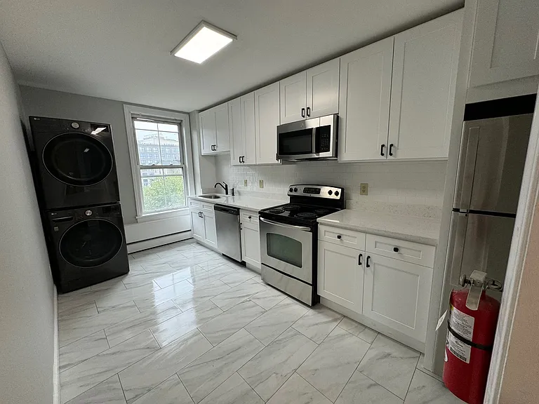 7 Trumbull St #3 — Photo 7