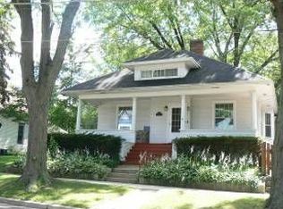 111 N Porter St, Elgin, IL 60120