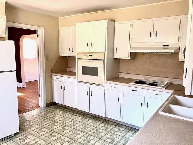 307 S Cherokee St — Photo 15