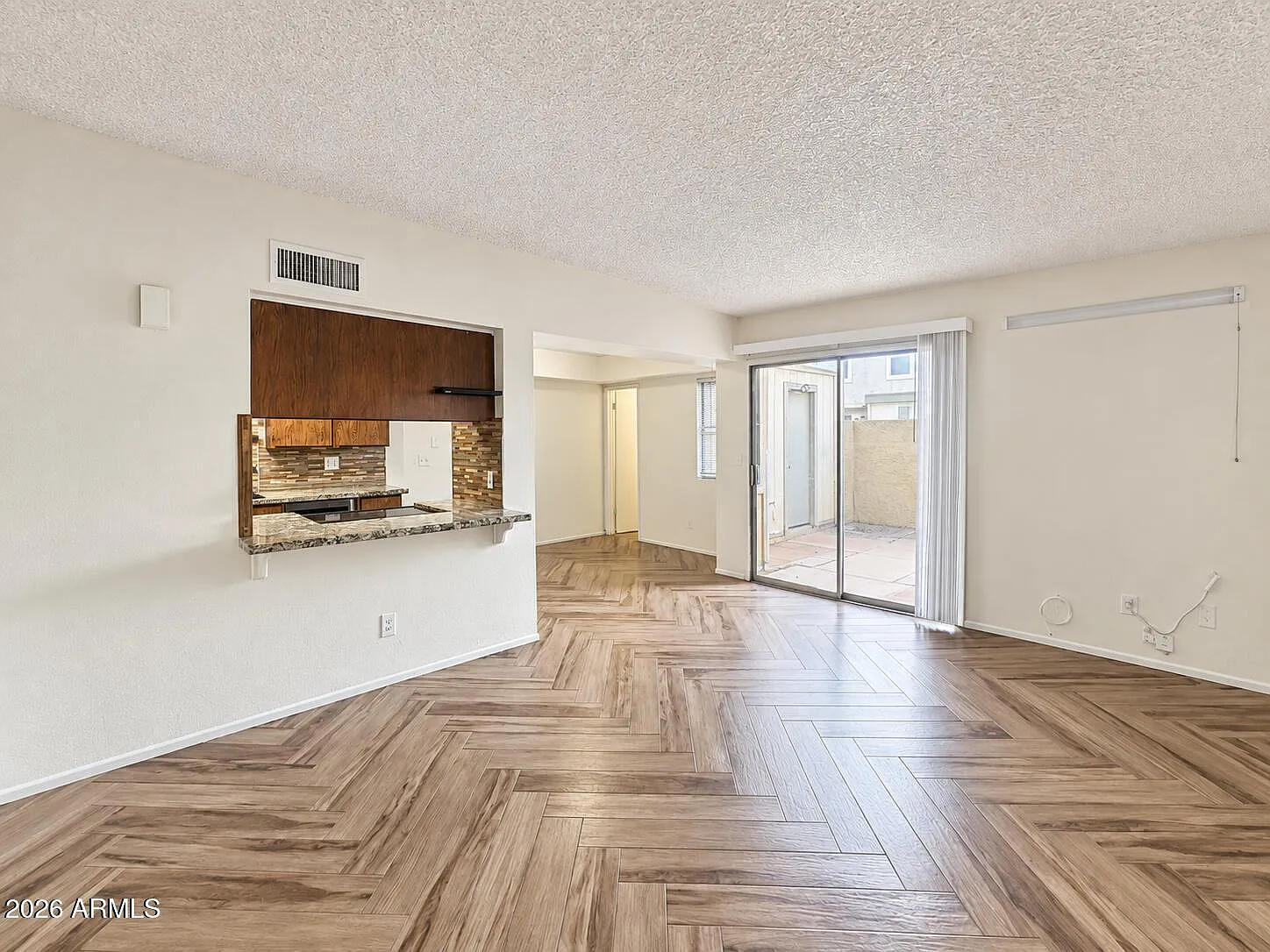 3 bed, 1.5 bath, 1098 sqft, $1,450 — Photo 4