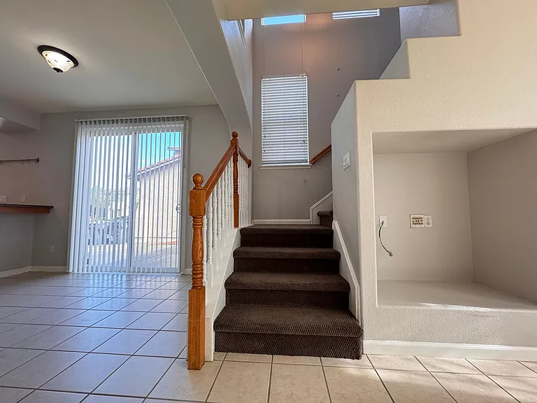 2451 Hanson Dr — Photo 17