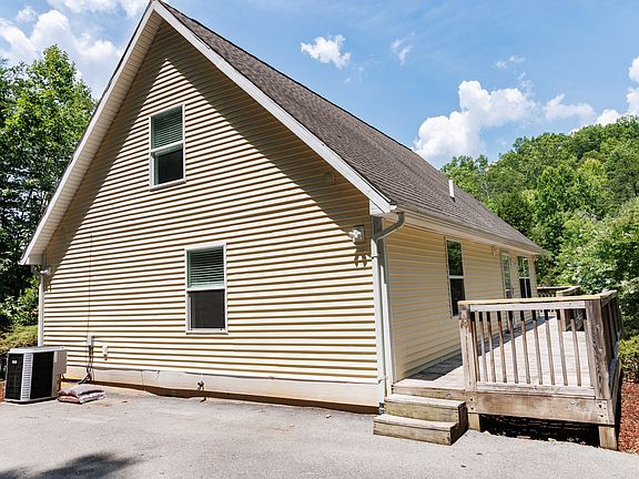 5th image of 30 Robindale Ct