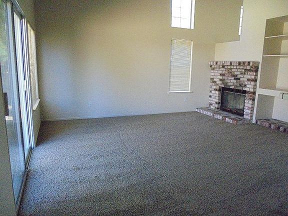 2nd image of 998 Wood Hollow Ct
