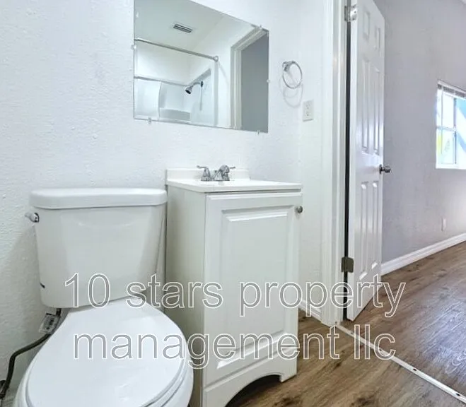 14125 Palm St #4 — Photo 16