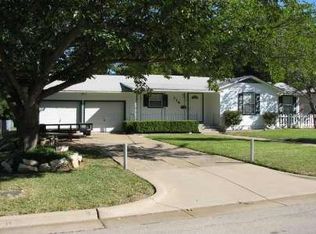 114 Parkview Dr, Arlington, TX 76010