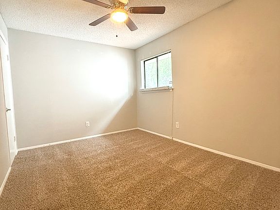 5th image of 301 Villa Oaks Cir #A