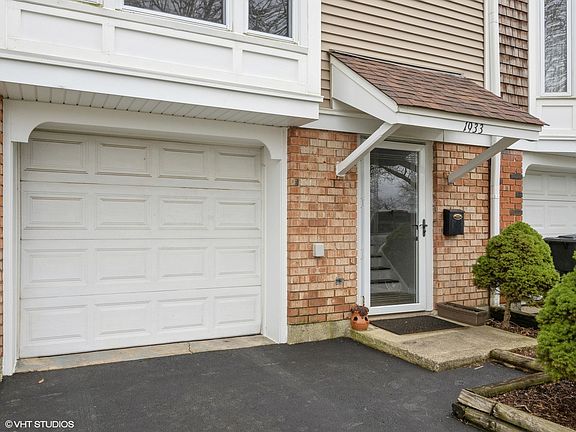 3rd image of 1933 Governors Ln #0