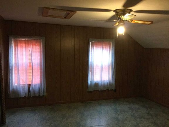 5th image of 202 Grand Ave