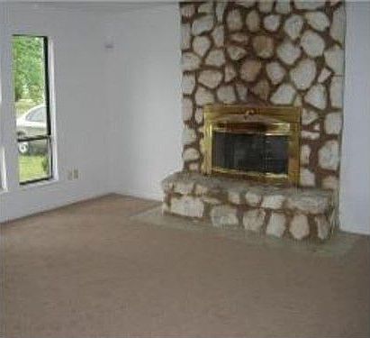 3rd image of 4573 Kingsboro Dr