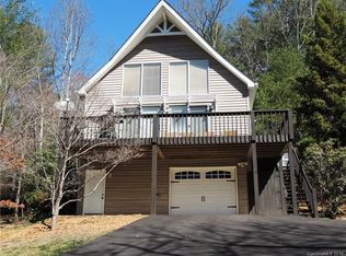 310 Fountain Trace Dr, Hendersonville, NC 28739