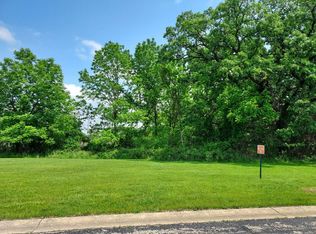 5 Jacqueline Ln, Fox River Grove, IL 60021