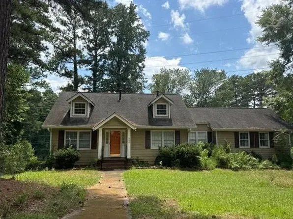 608 Holt Rd NE, Marietta, GA 30068