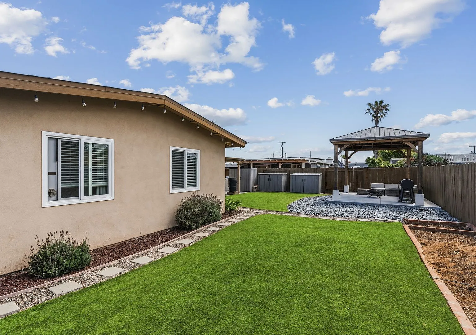 Fully remodeled, single story 5 bedroom, 3 bathroom home in Imperial Beach — Photo 3