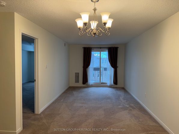4 Petra Way #2, Whitby, ON L1R 0A6