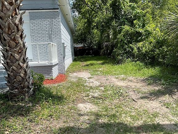 3rd image of 1497 W 30th St