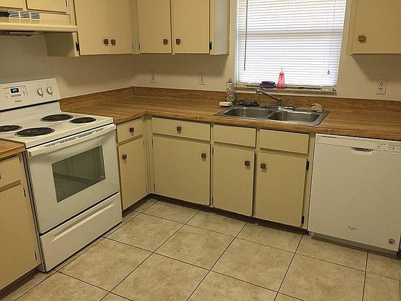 3rd image of 3176 Owassa Ct