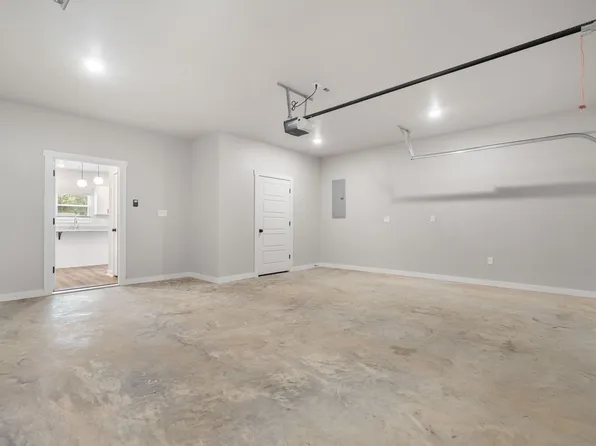 Birdmaster Drive Residences