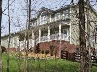 77 Keswick Glen Dr, Keswick, VA 22947