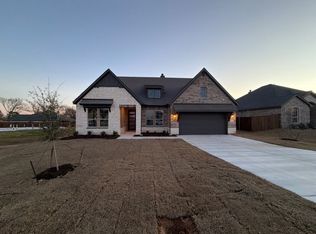 1132 Trinity Dr, Springtown, TX 76082