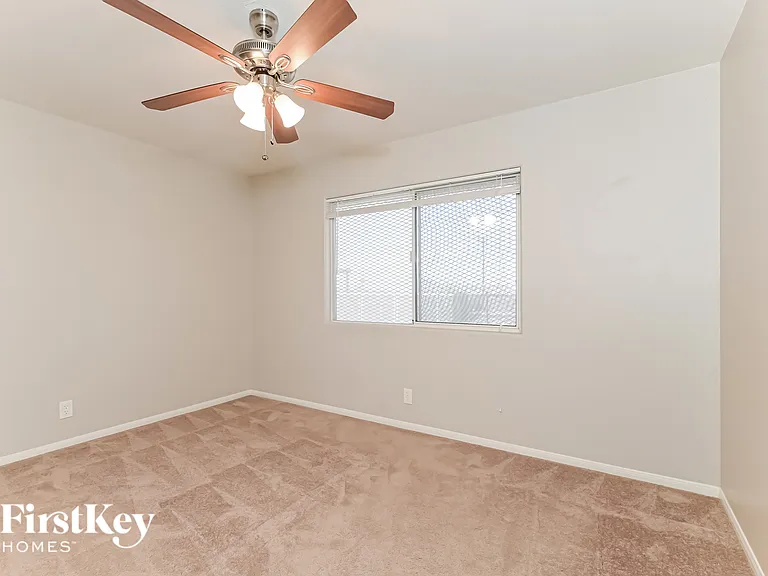 518 E Fairway Rd — Photo 11