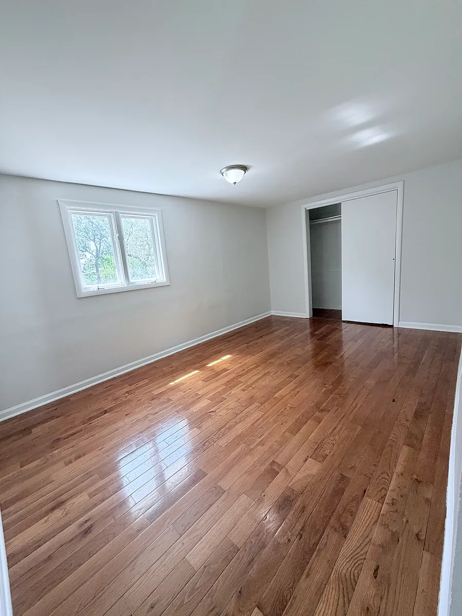 Building Photo - 540 Iowa Ave #2