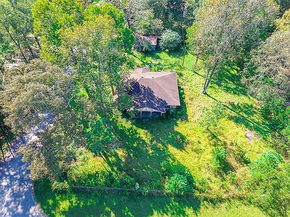 5th image of 33003 Glenda Dr