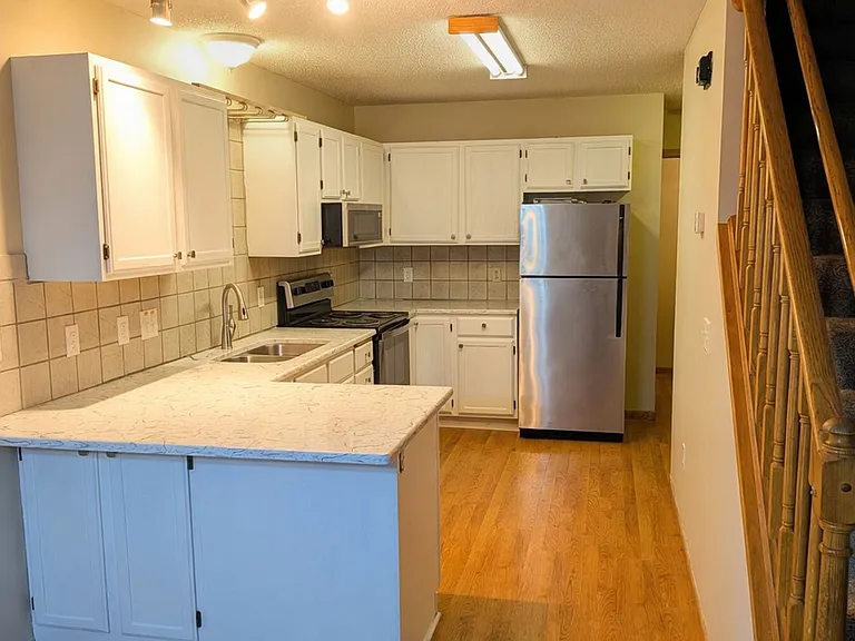 1904 Sapphire Point — Photo 4