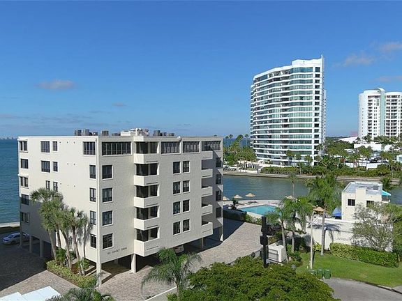 3rd image of 101 Sunset Dr APT 103