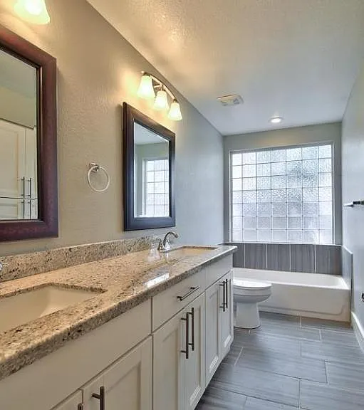 4042 W Sandra Ter — Photo 11