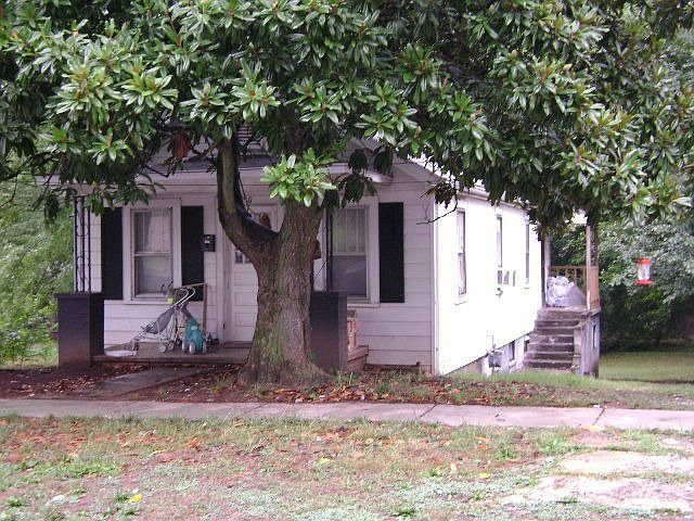 2nd image of 411 Moir St