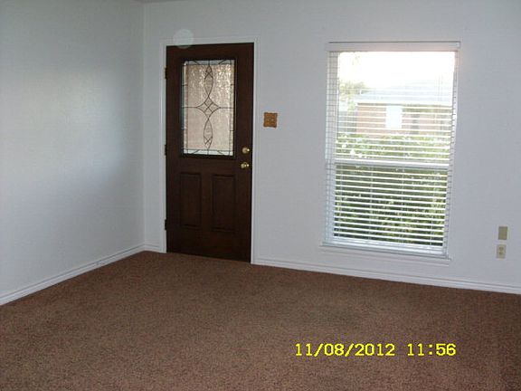2nd image of 2822 Pine St