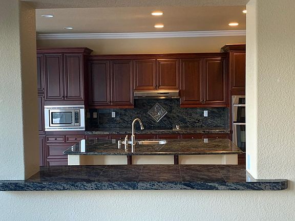 2nd image of 6020 Toscana Loop