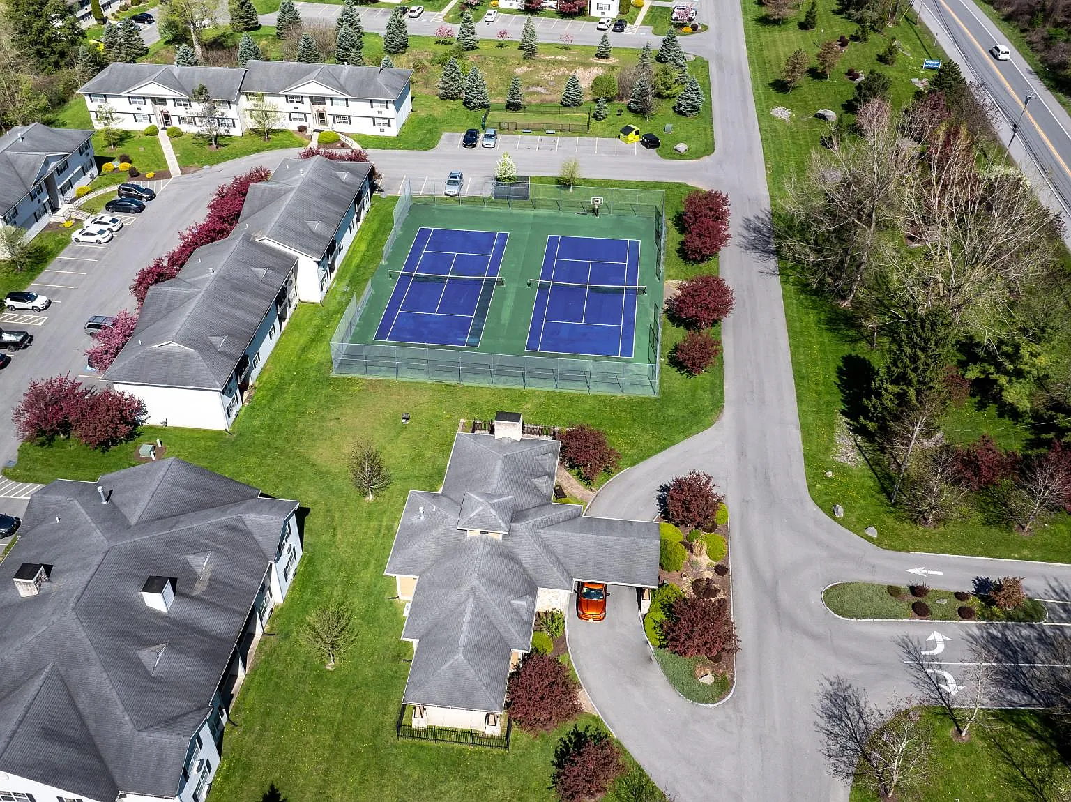 Suburban Park Apartments — Photo 4