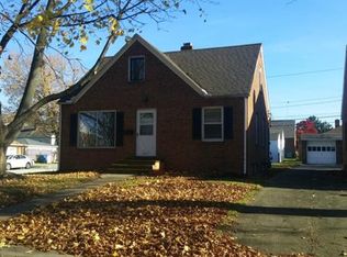 5935 Hodgman Dr, Parma Heights, OH