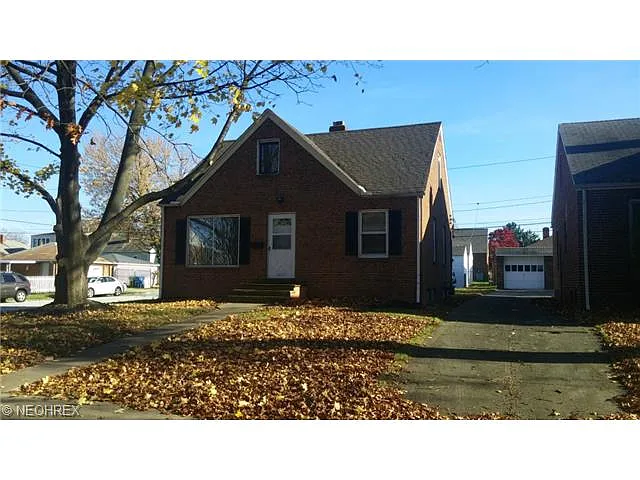 5935 Hodgman Dr photo 1