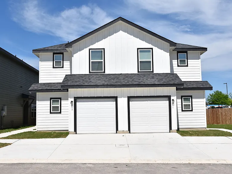 8911 FM 1560 N — Photo 38