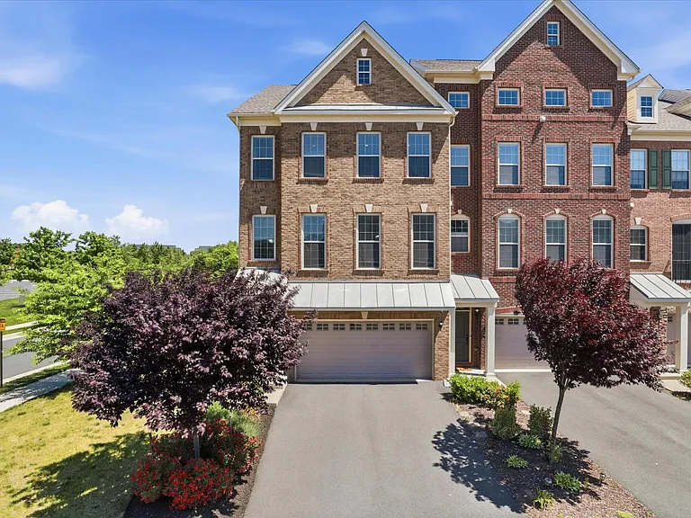 23755 Hopewell Manor Ter — Photo 2