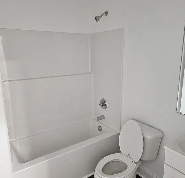 122 Harrison Ln SE — Photo 4