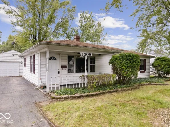 1509 W Royale Dr, Muncie, IN 47304