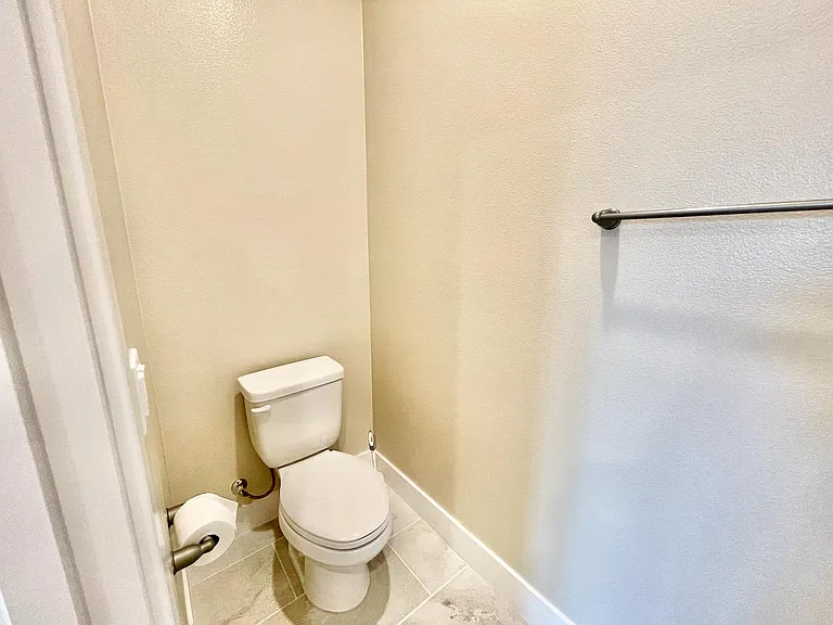 1692 Enterprise Dr — Photo 17