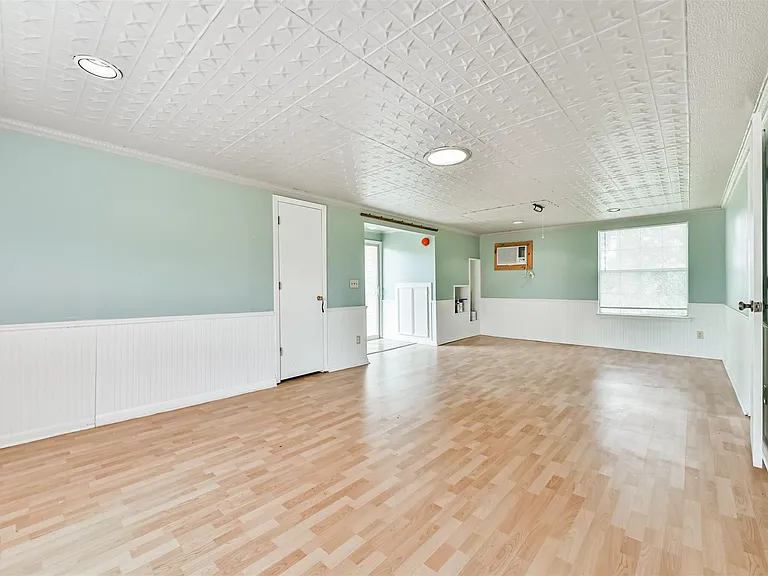 807 Stadium Cir — Photo 35