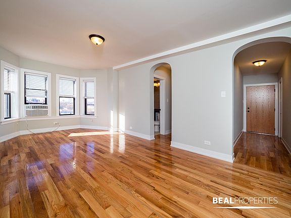 5th image of 550 W Arlington Pl APT 201