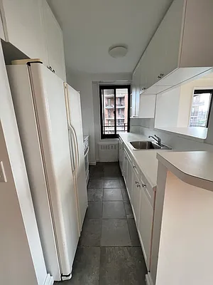 Rented by Olnick Organization | media 3
