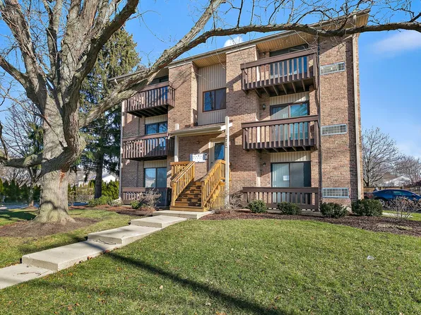271 12th St #7E, Wheeling, IL 60090