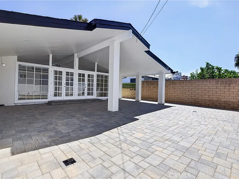 16427 Clymer St — Photo 29