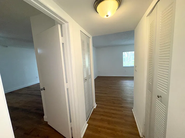 701 N Pine Island Rd #105 — Photo 8
