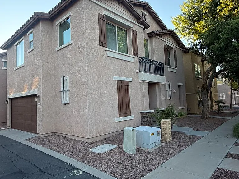 1498 S Colt Dr — Photo 2