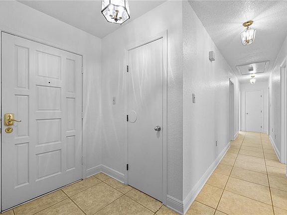 4th image of 34222 Laurent Rd