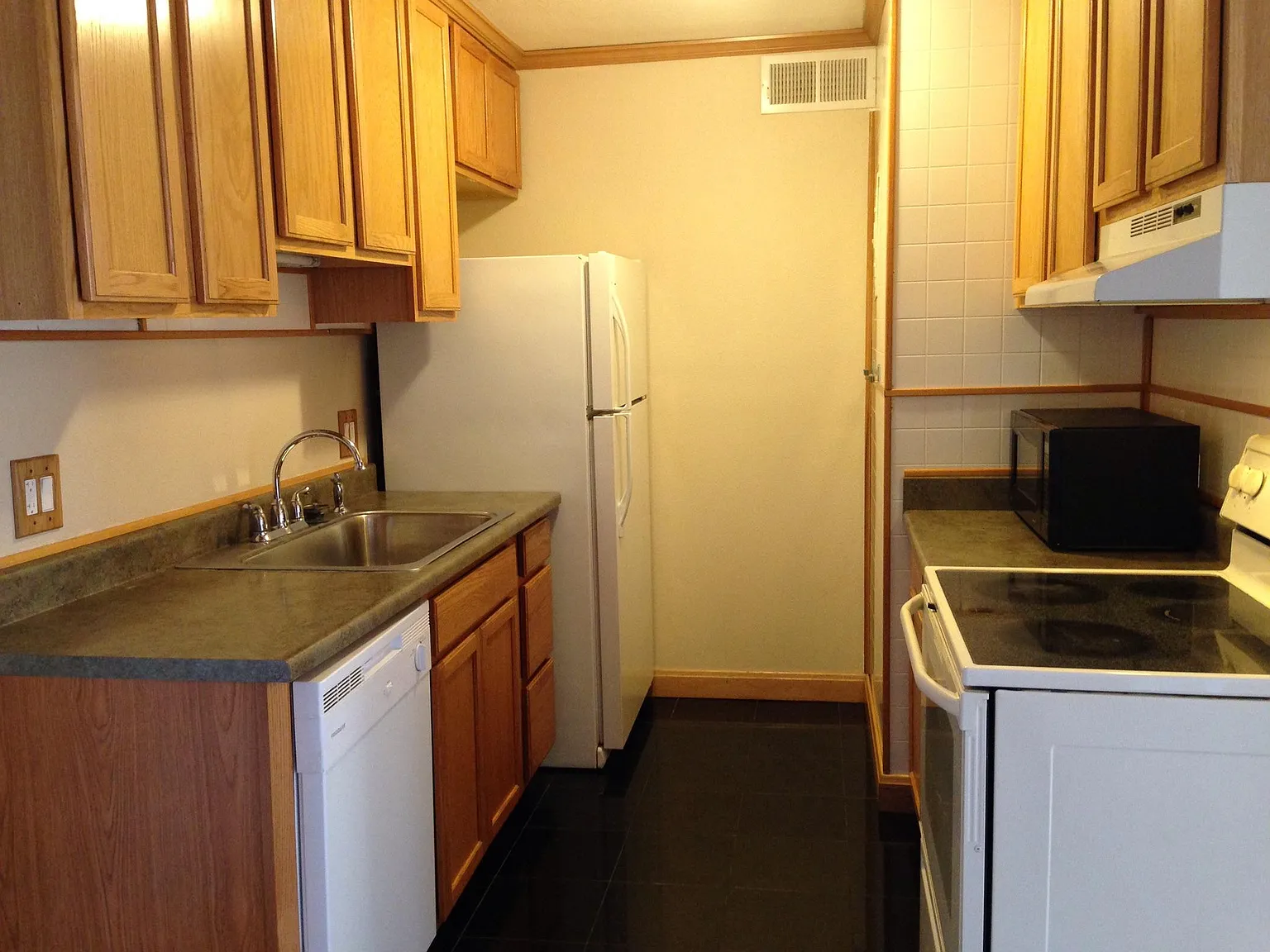 2 bed, 813 sqft, $1,250 — Photo 3