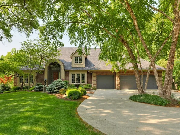 4104 Oakwood Ln, West Des Moines, IA 50265